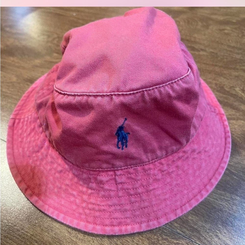 Polo bucket hat coral color